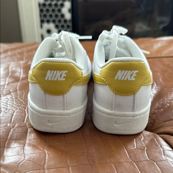 Nike Women's White and Yellow Sneakers - Picture 4 of 7